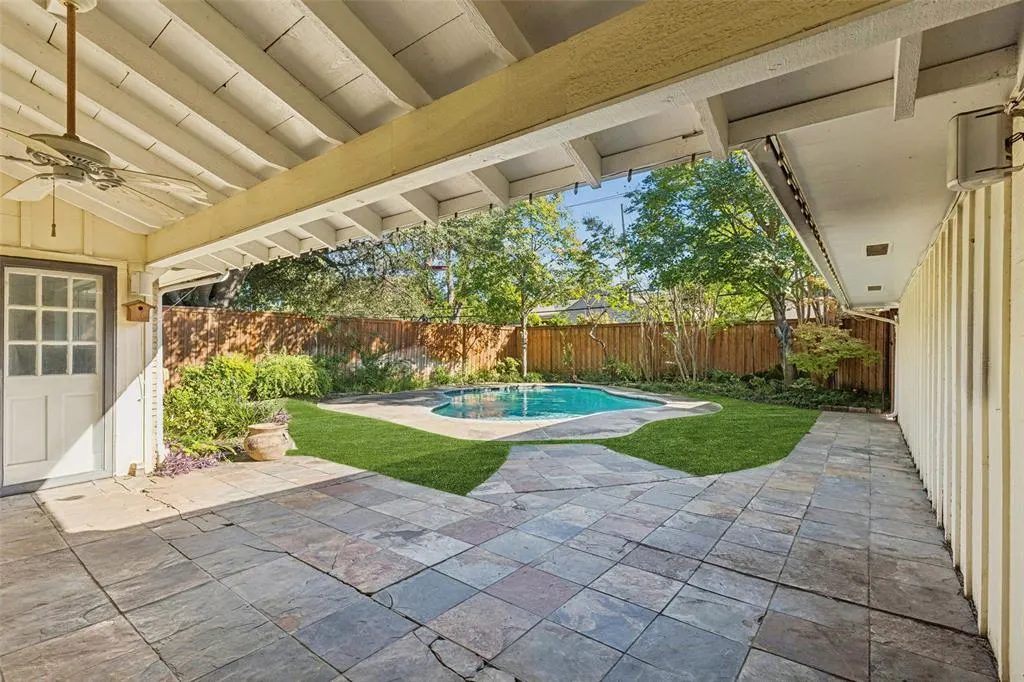 6158 Chesley Lane