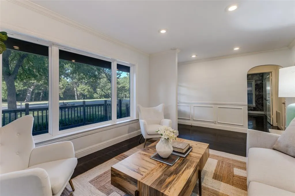 3778 Shorecrest Drive