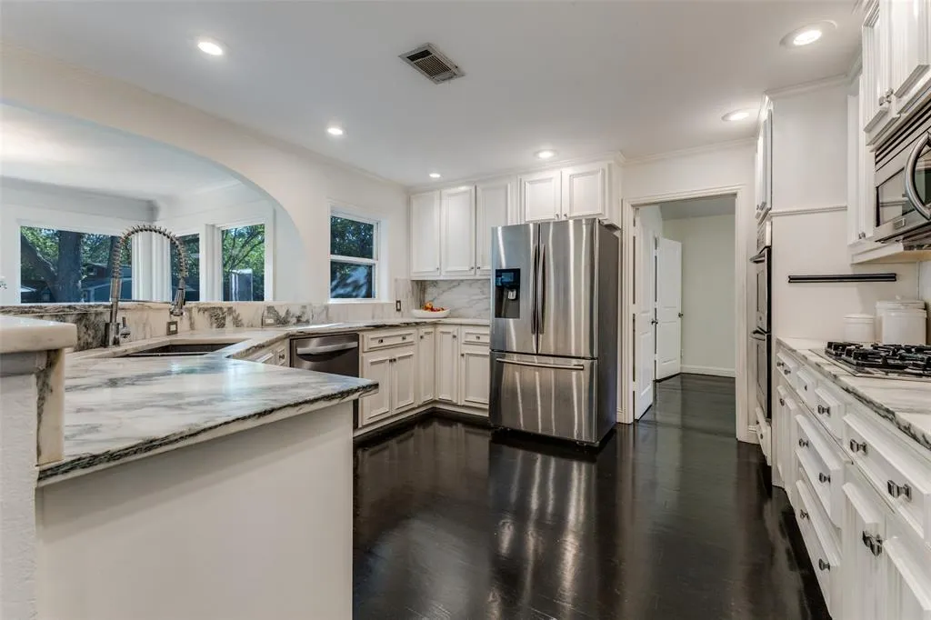 3778 Shorecrest Drive
