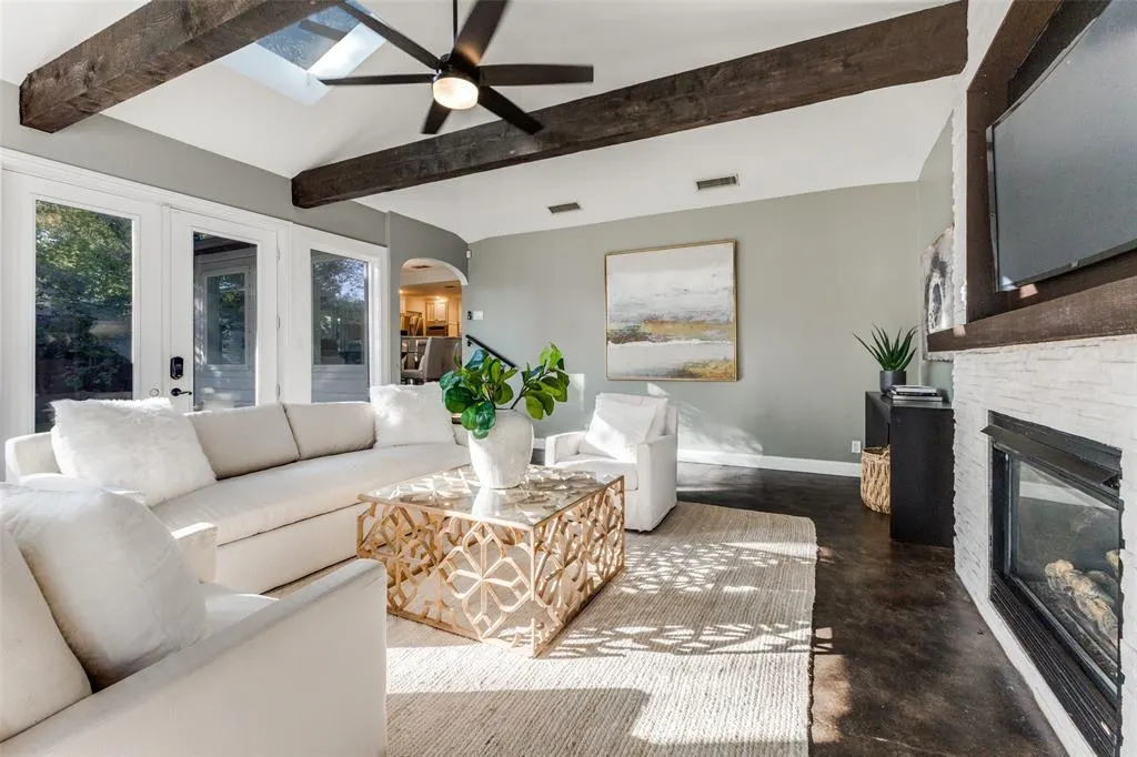 3778 Shorecrest Drive