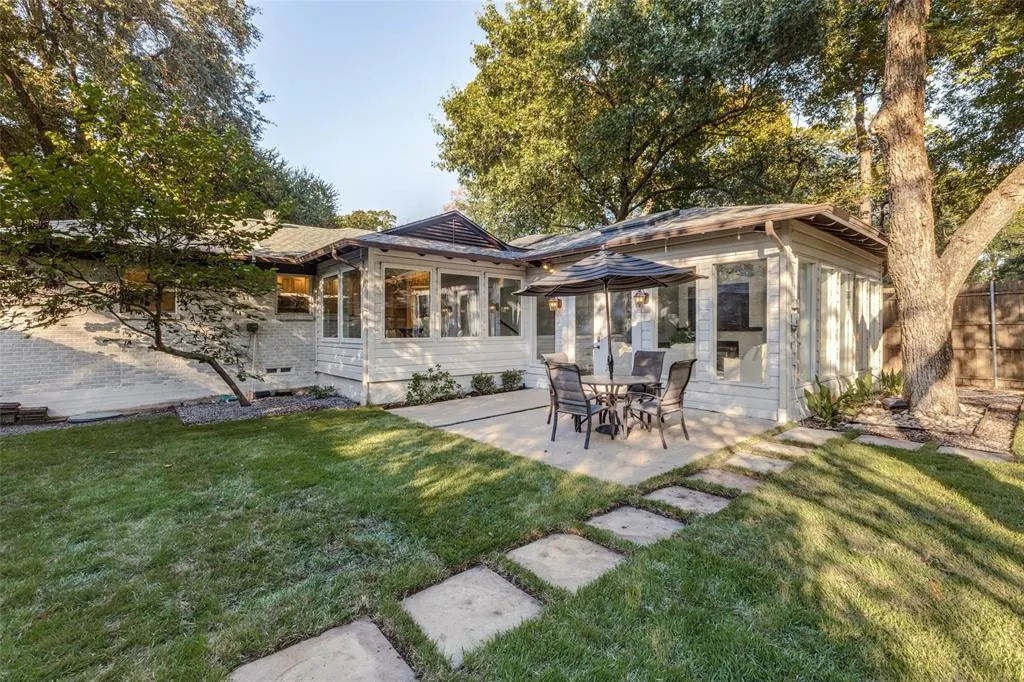 3778 Shorecrest Drive