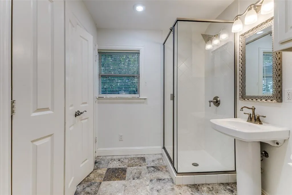 3778 Shorecrest Drive