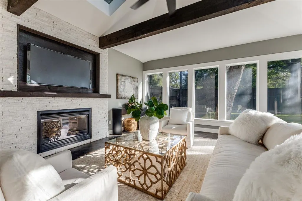 3778 Shorecrest Drive