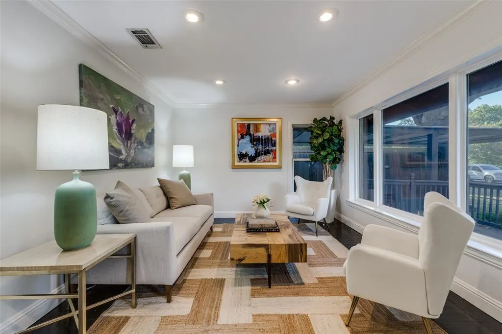 3778 Shorecrest Drive