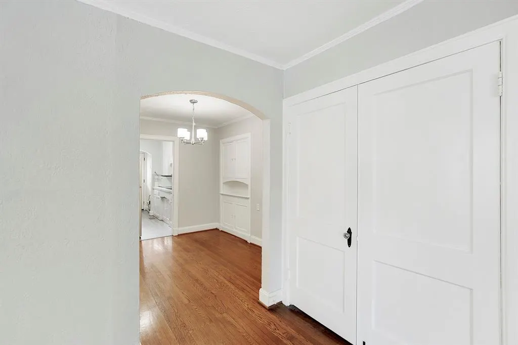 5924 La Vista Drive
