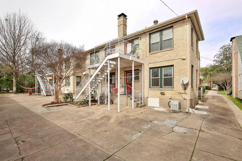 5924 La Vista Drive
