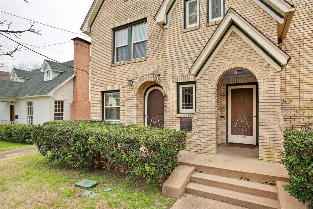 5924 La Vista Drive