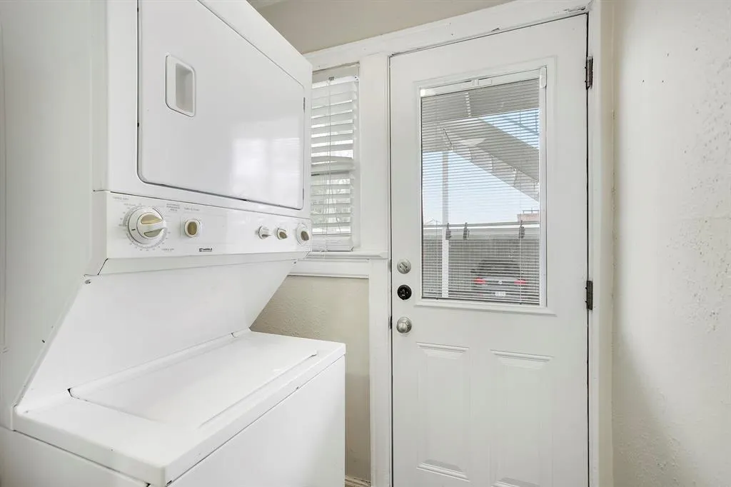 5924 La Vista Drive