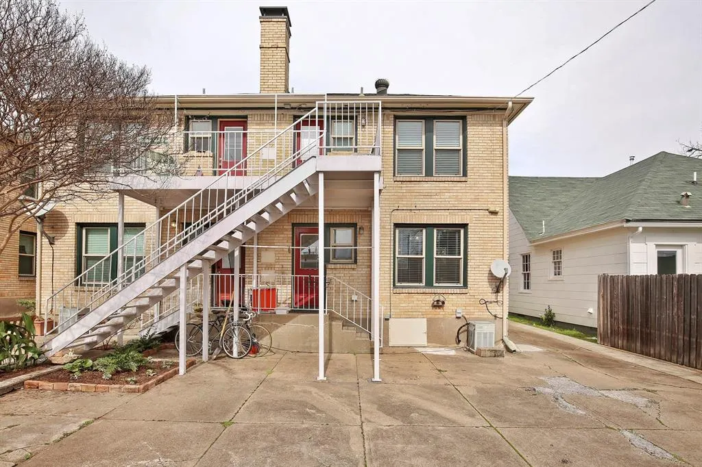 5924 La Vista Drive