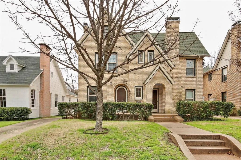 5924 La Vista Drive