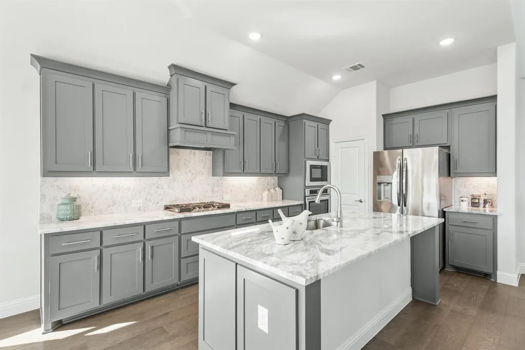 2312 River Trail