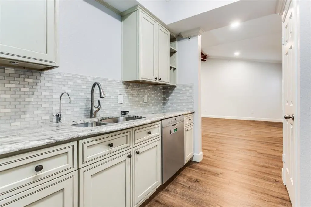 2601 Preston Road, #7202