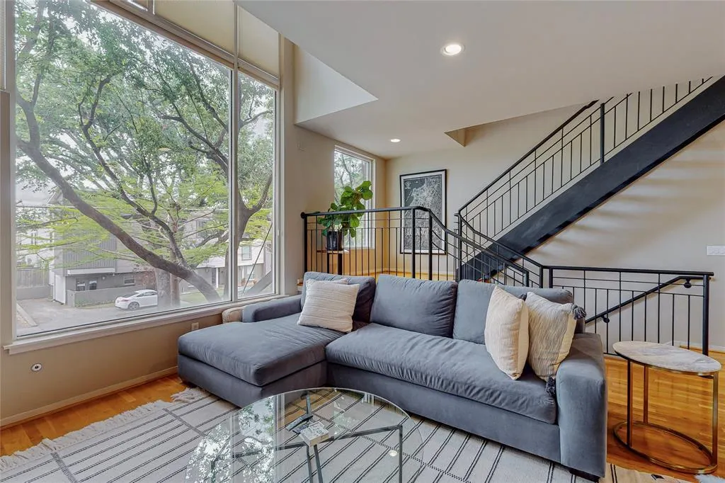 4227 Rawlins Street, #3
