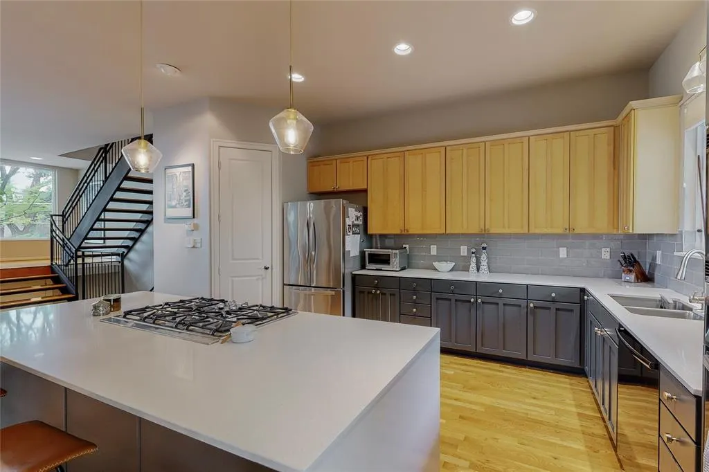 4227 Rawlins Street, #3