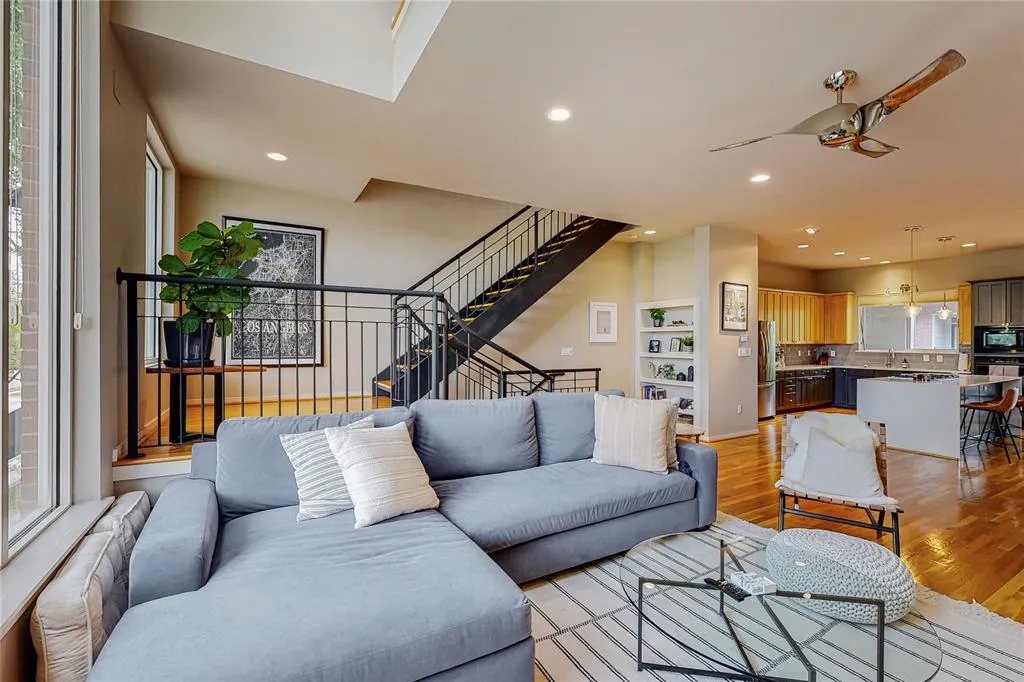 4227 Rawlins Street, #3