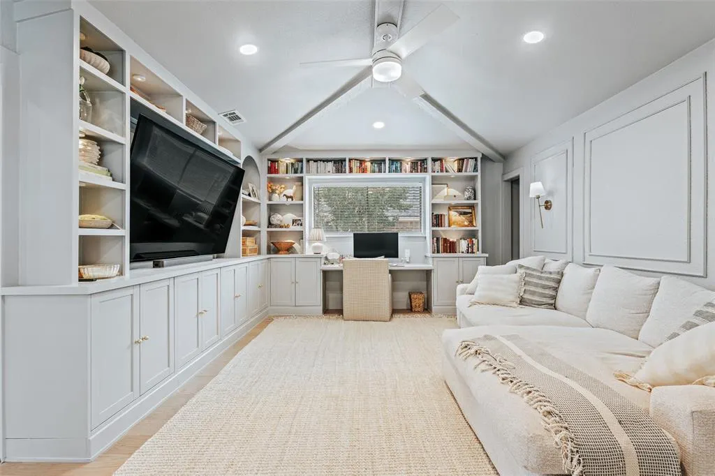807 E Spring Valley Road