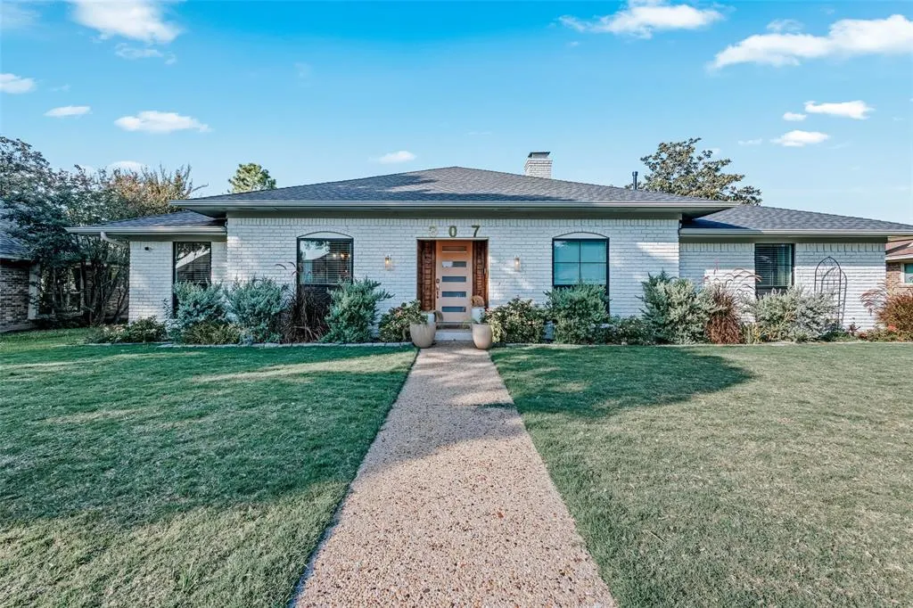 807 E Spring Valley Road