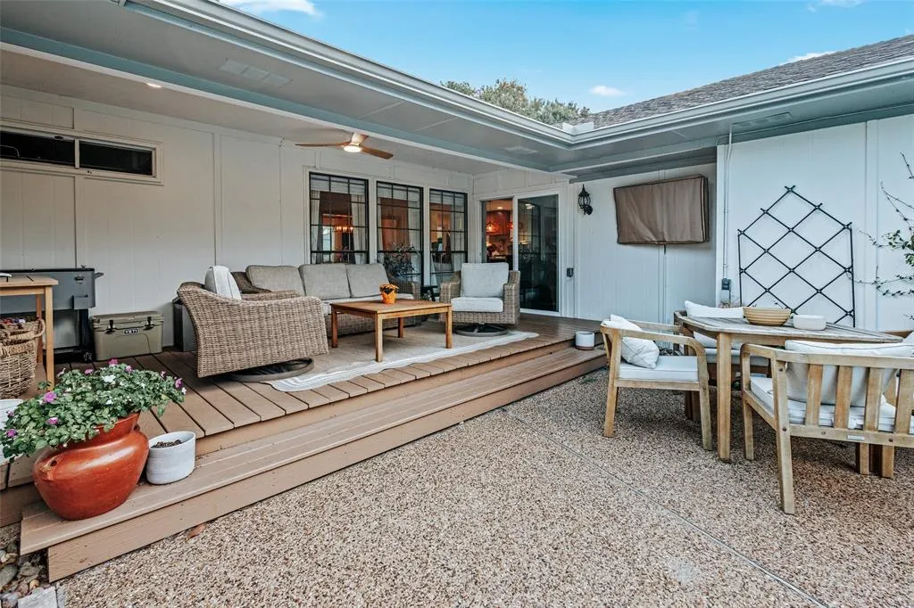 807 E Spring Valley Road