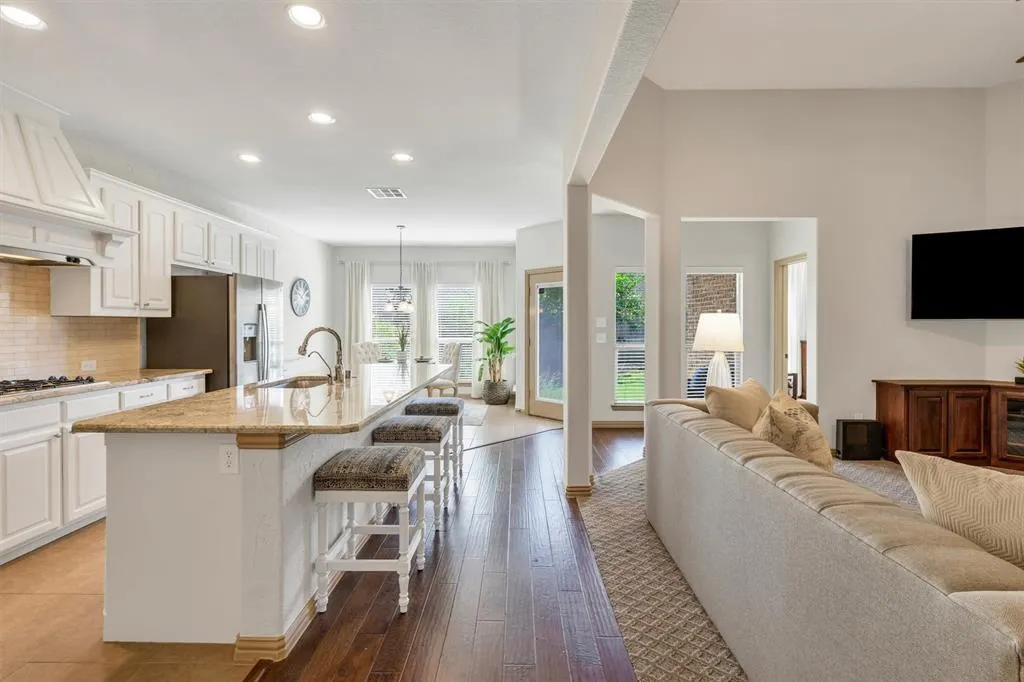 4509 Moonlight Drive