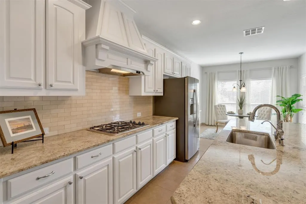 4509 Moonlight Drive