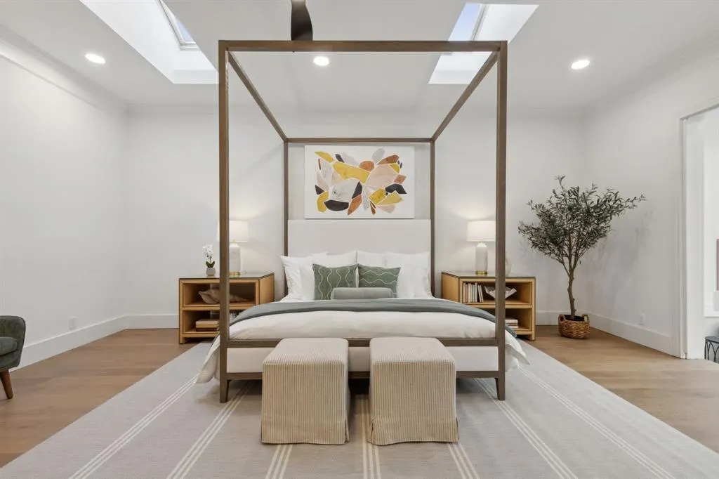 6 Saint Laurent Place