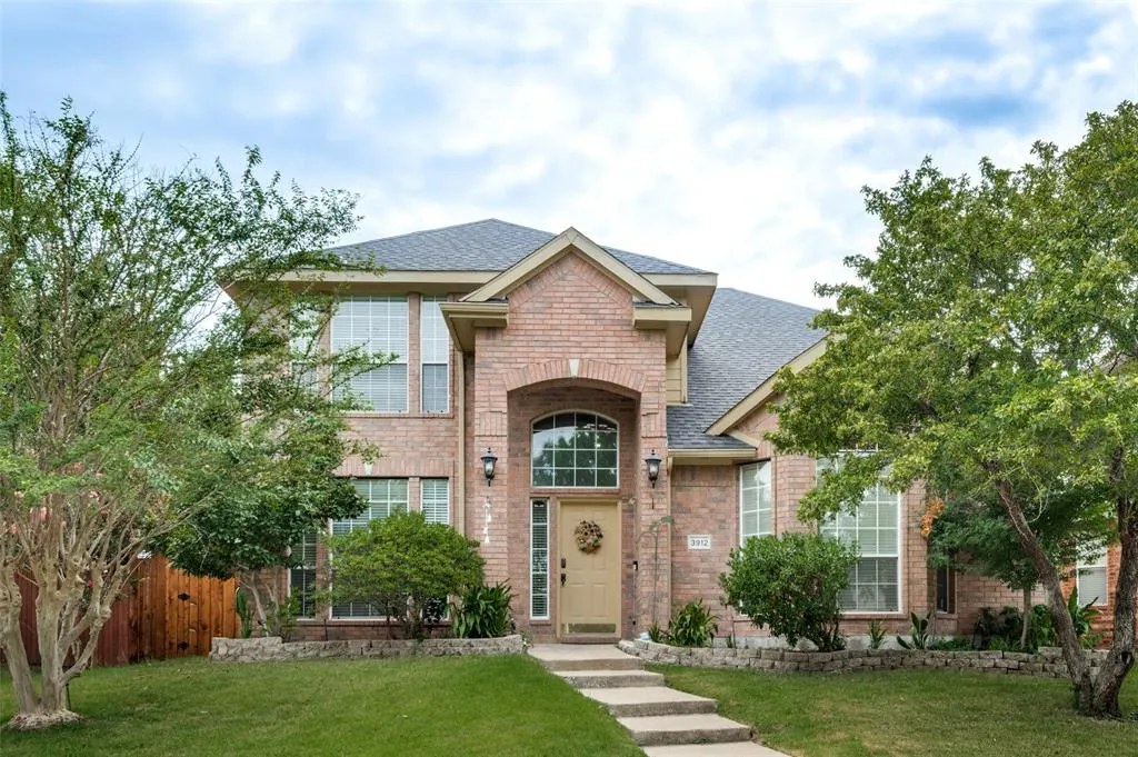 3912 Iris Court