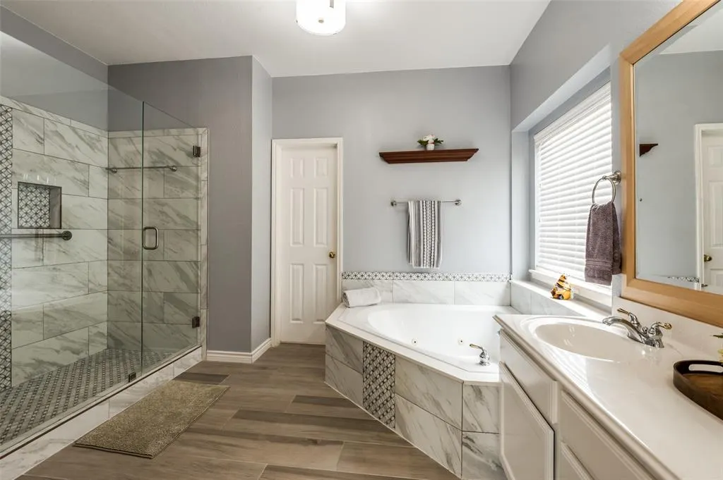 3912 Iris Court