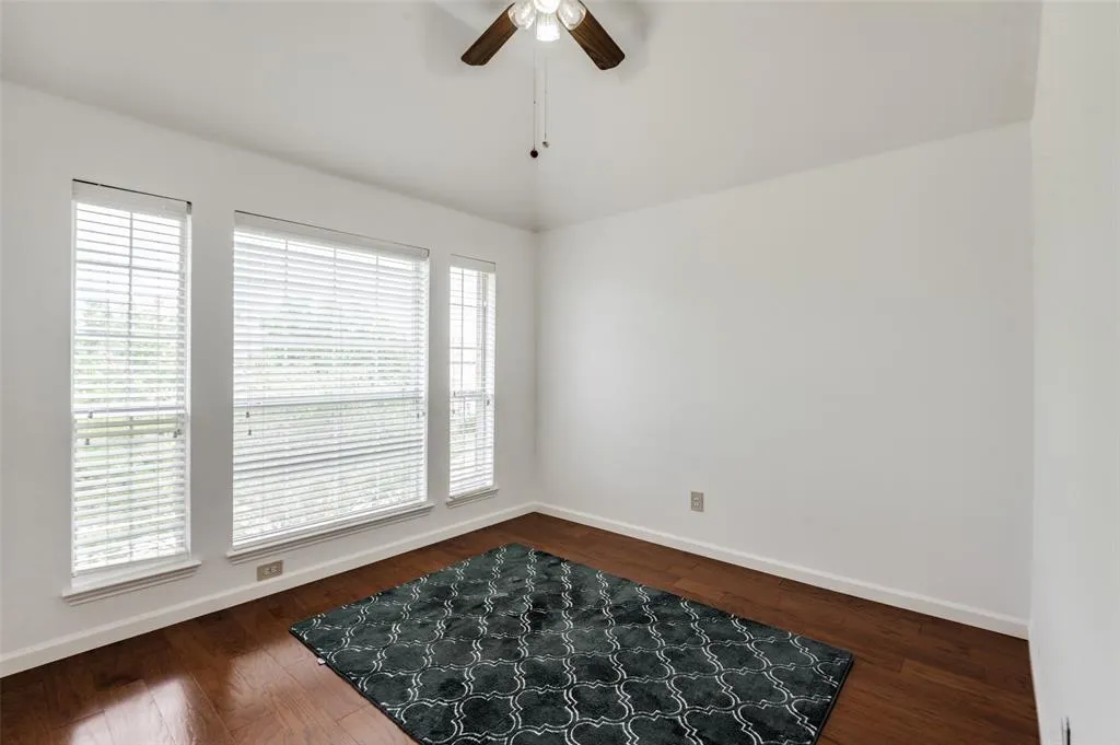 3912 Iris Court