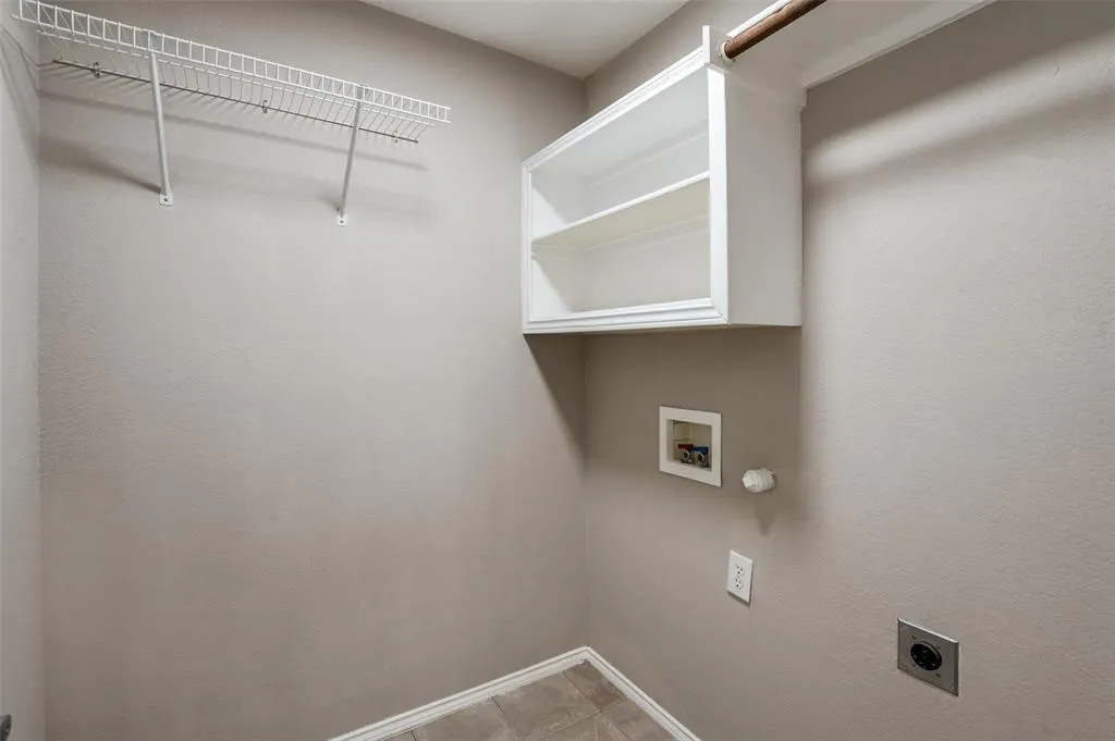 3912 Iris Court