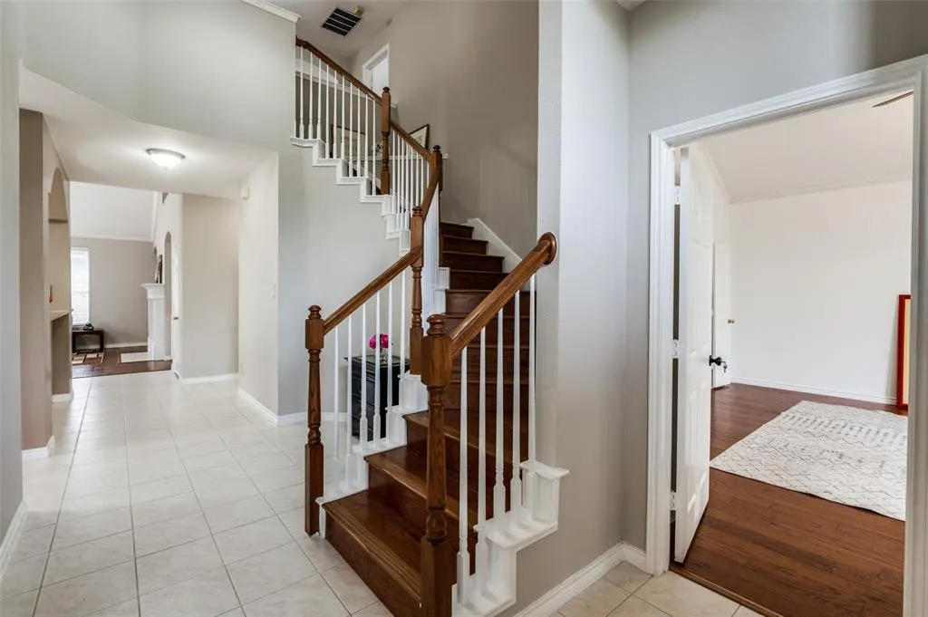 3912 Iris Court