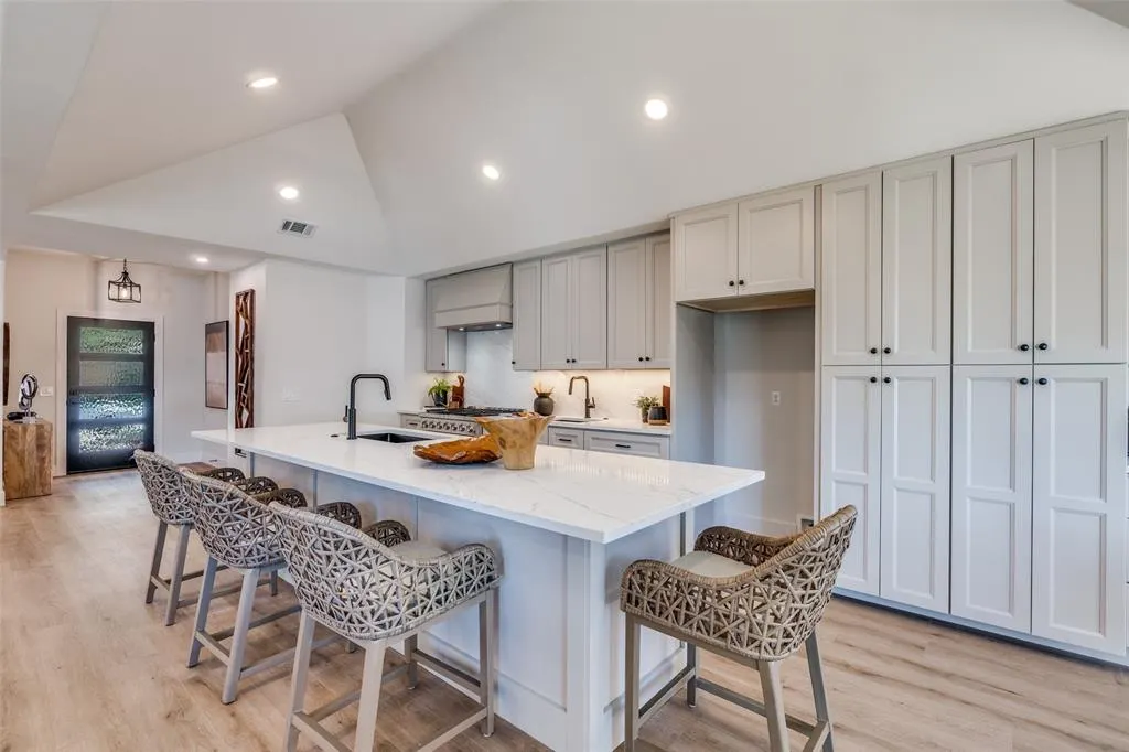 6019 Daven Oaks Drive