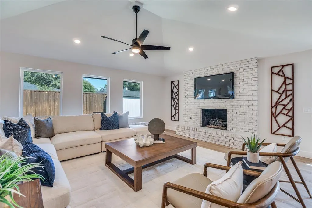 6019 Daven Oaks Drive