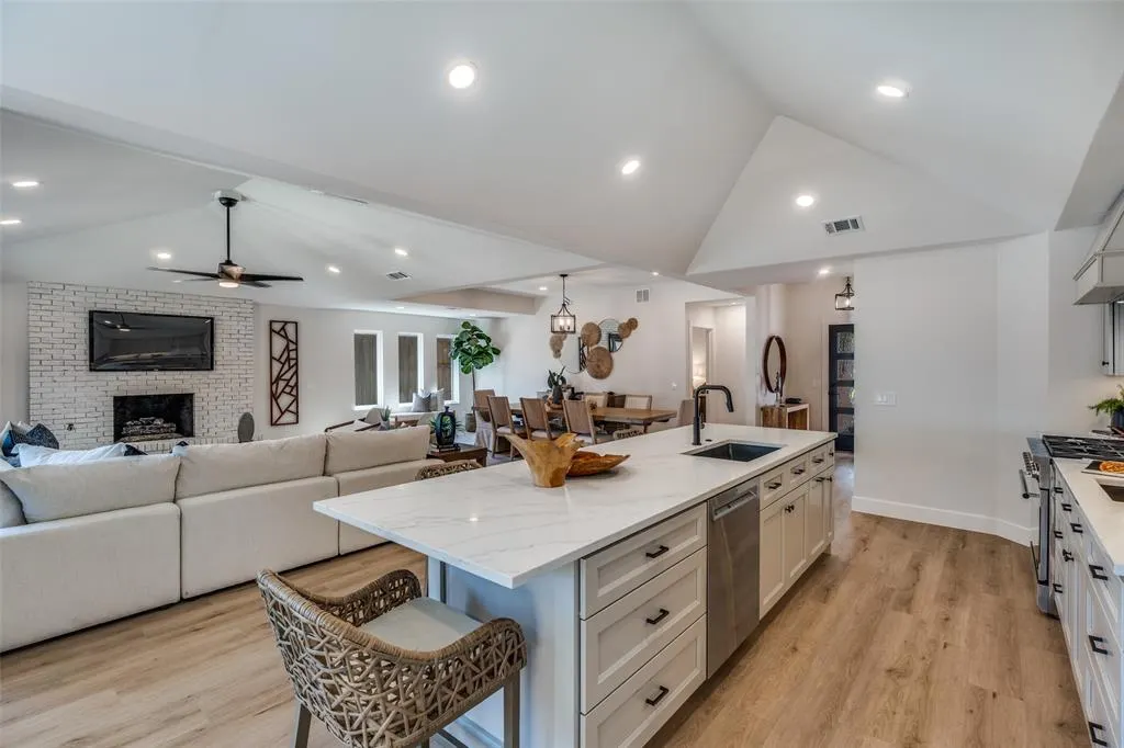 6019 Daven Oaks Drive