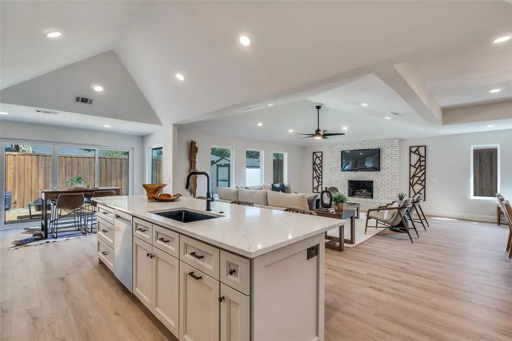 6019 Daven Oaks Drive