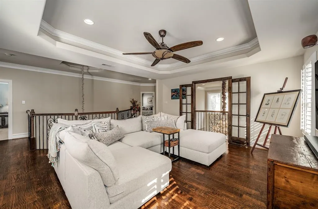 6111 Palo Pinto Avenue
