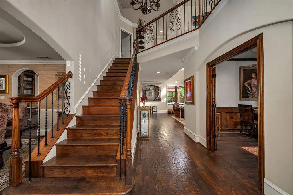 6111 Palo Pinto Avenue