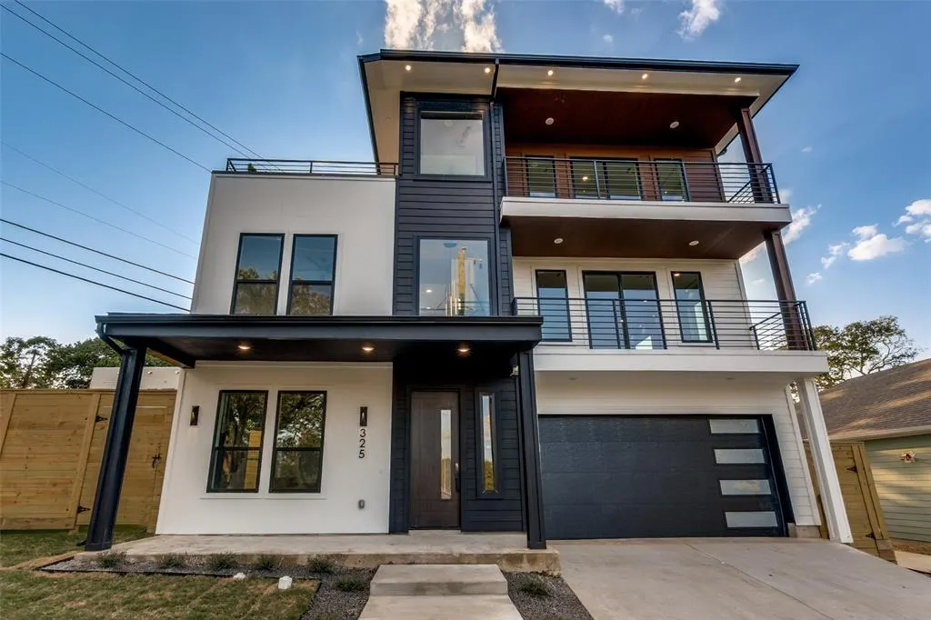 325 N Moore