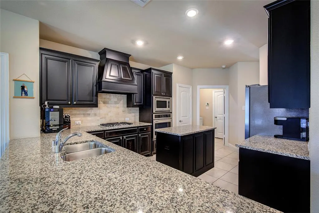 945 Bluebird Way