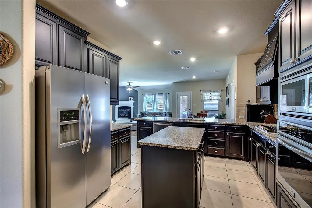 945 Bluebird Way