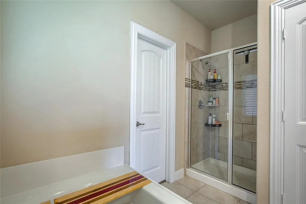 945 Bluebird Way