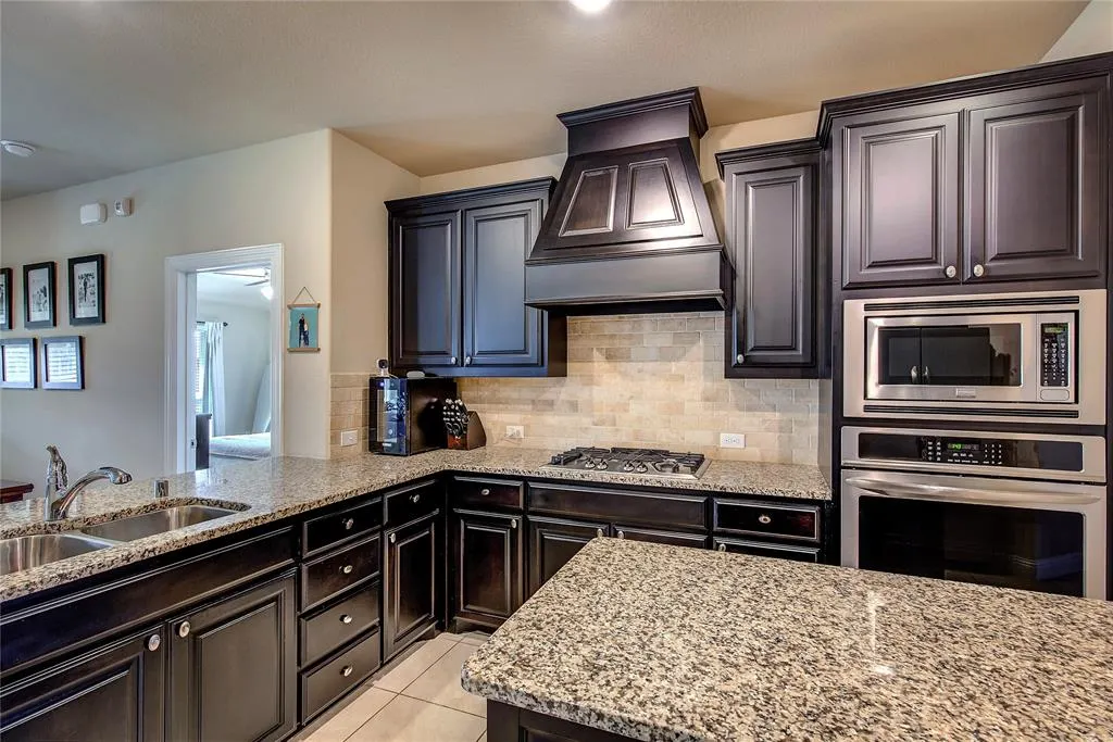 945 Bluebird Way