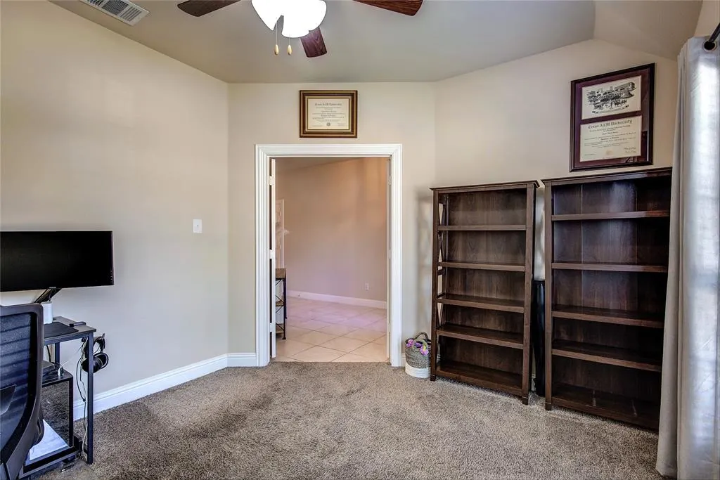 945 Bluebird Way