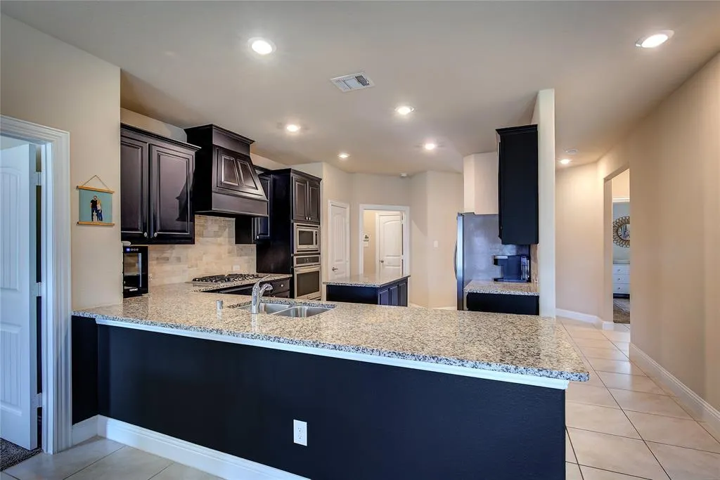 945 Bluebird Way