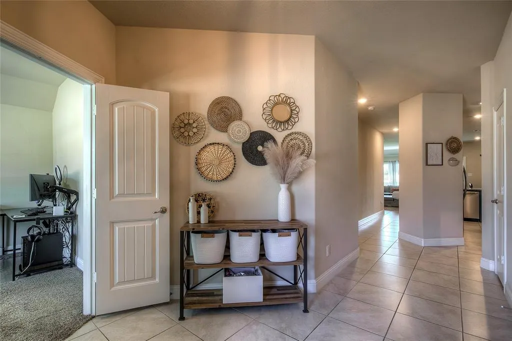 945 Bluebird Way