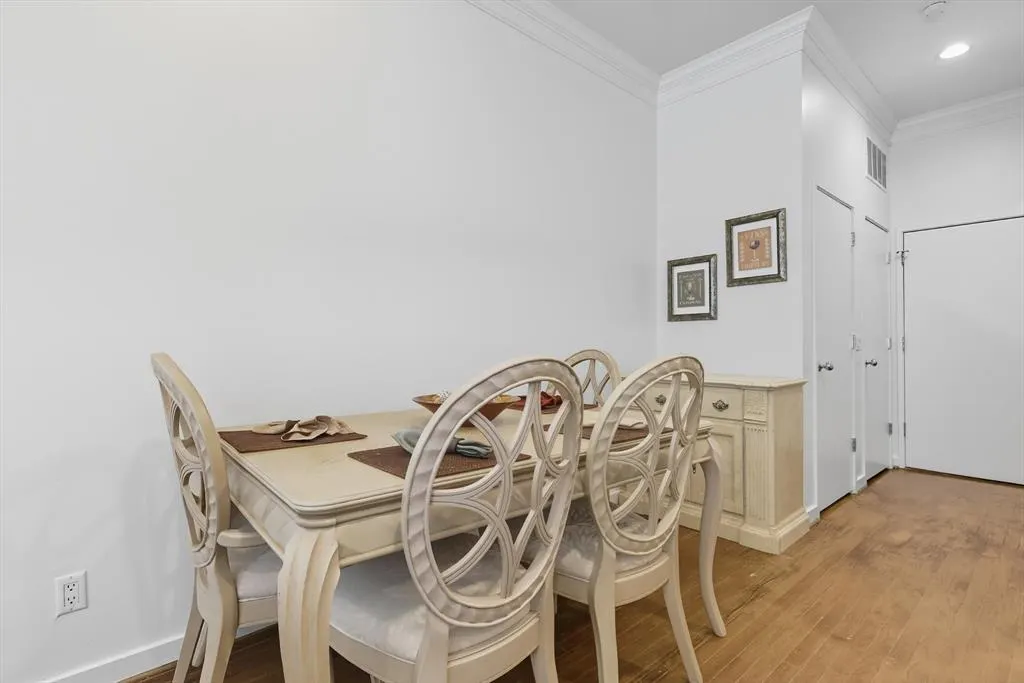 4125 Cole Avenue, #7