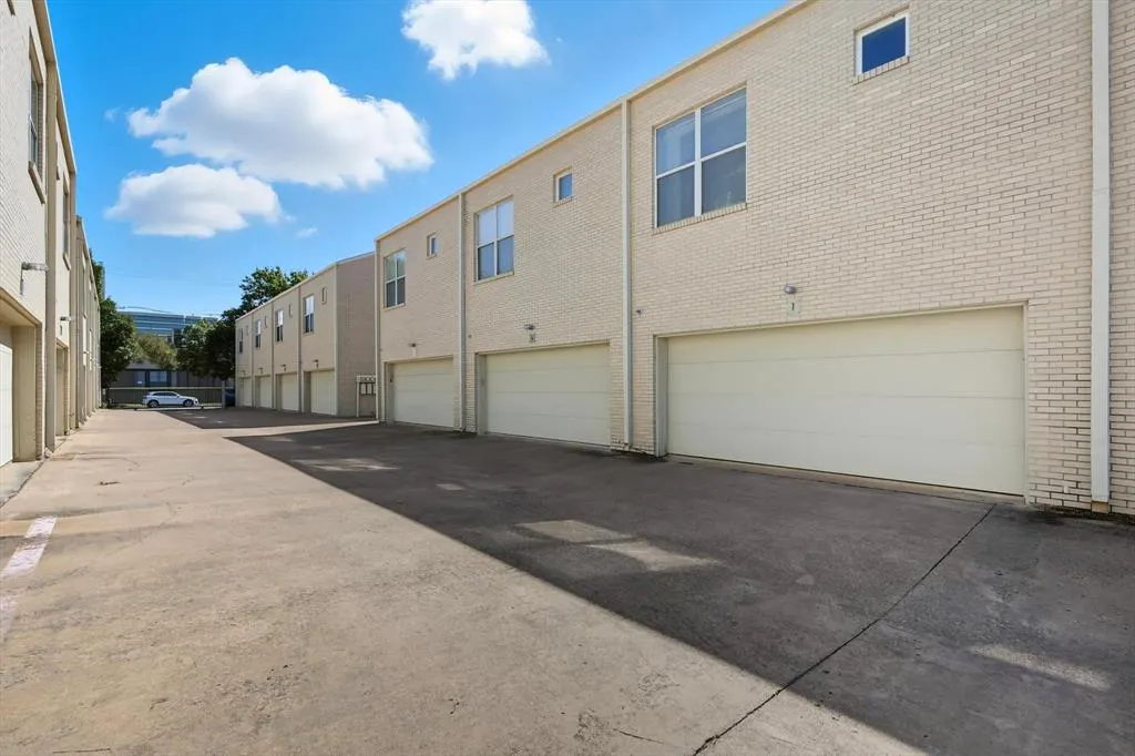 4125 Cole Avenue, #7