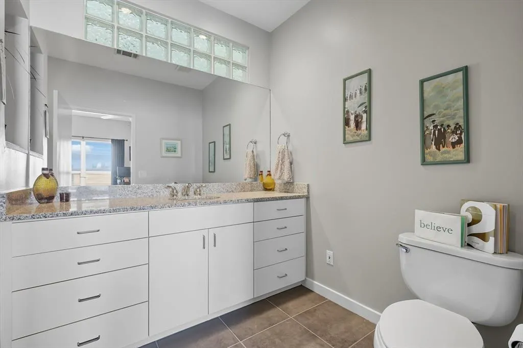 4125 Cole Avenue, #7
