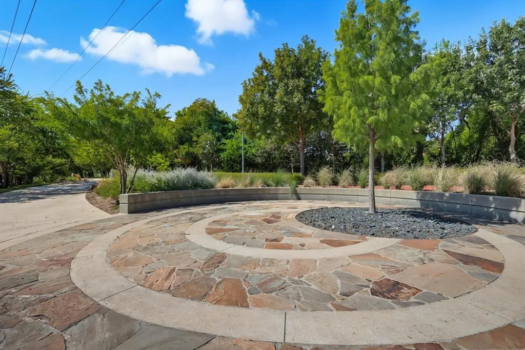 4125 Cole Avenue, #7