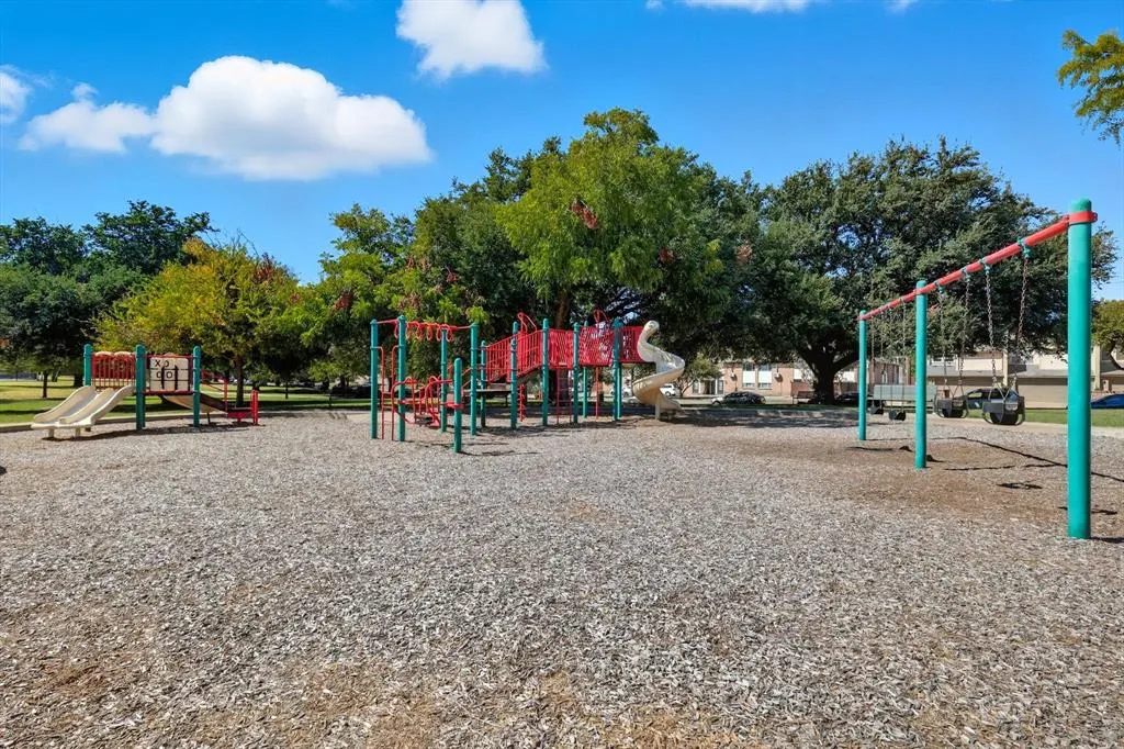 4125 Cole Avenue, #7