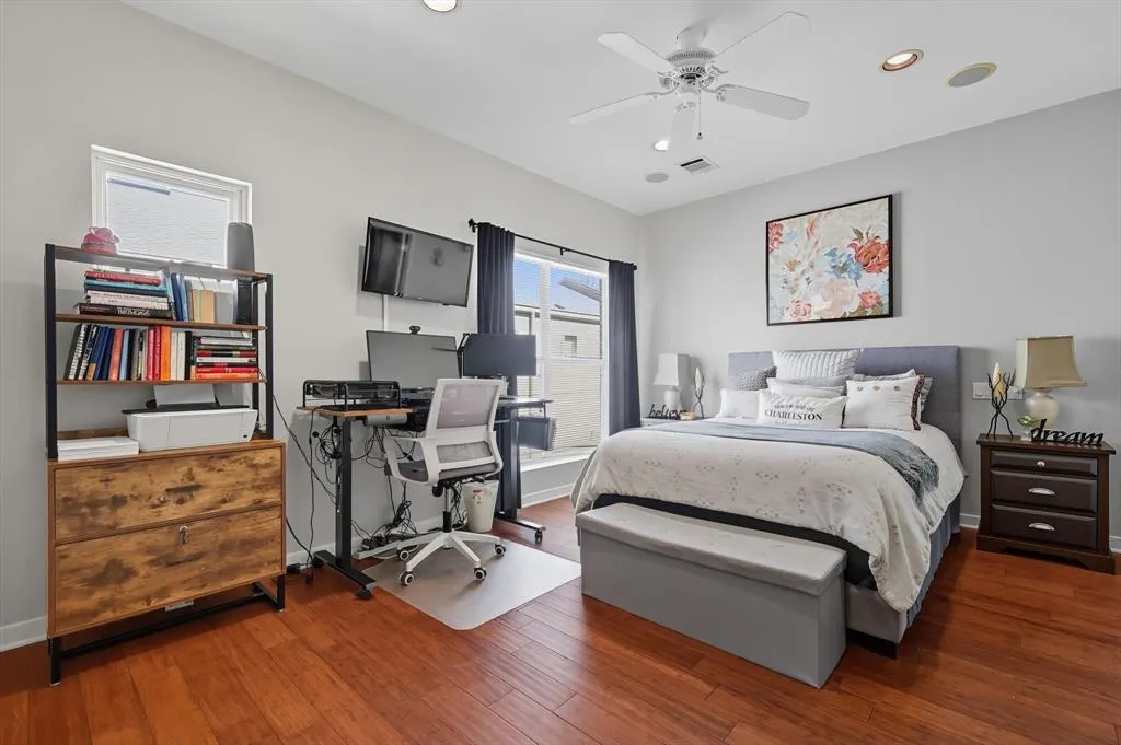 4125 Cole Avenue, #7